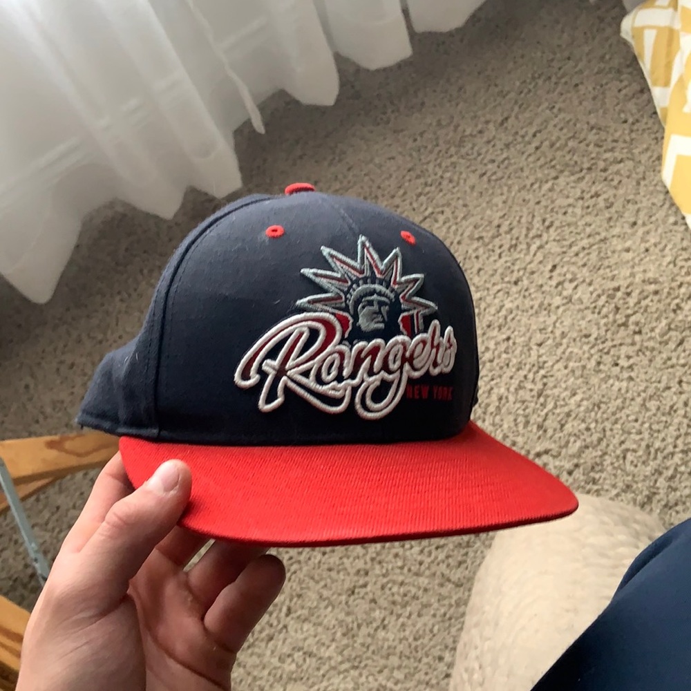 Flat brim NYR Hat.
